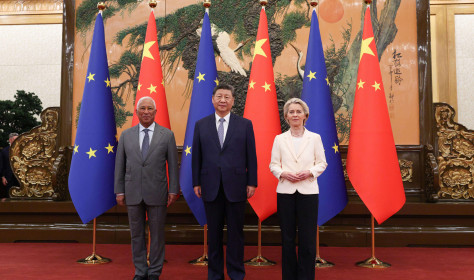 António Costa (President of the European Council), Xi Jinping (President of the People's Republic of China) and Ursula von der Leyen (President of the European Commission) meet at the EU-China Summit in July 2025