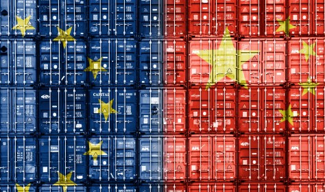 Stacked container showing a projection of European and Chinese flag on the front 