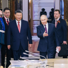 Russian President Vladimir Putin and Chinese President Xi Jinping (from right to left) during a meeting ceremony in the Kremlin.