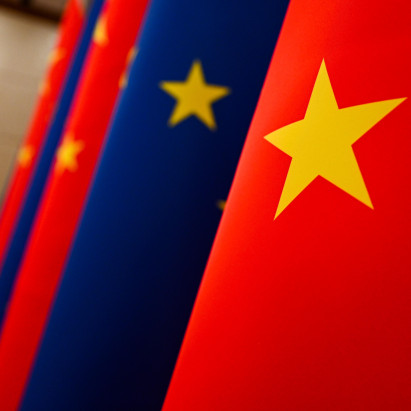 European and Chinese flags