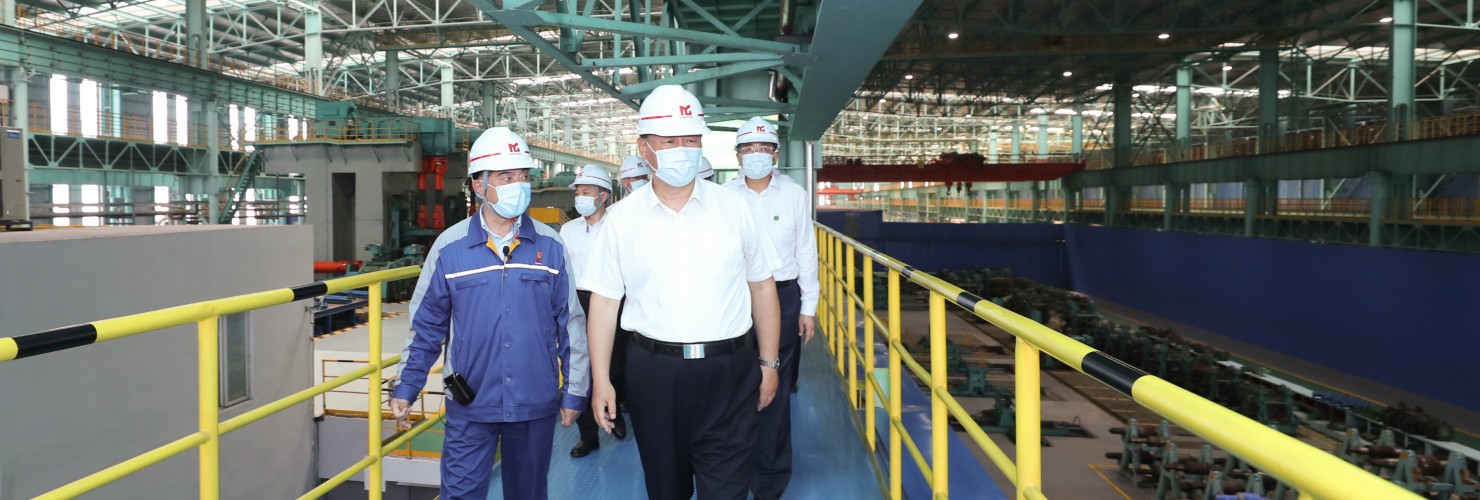 Xi Jinping visits a  state-owned enterprise in Anhui