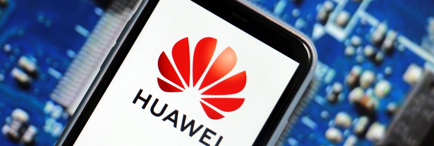 Screen with Huawei Logo