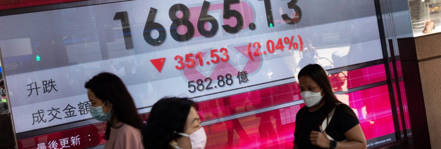 Hong Kong Hang Seng Index dives below 17,000 points