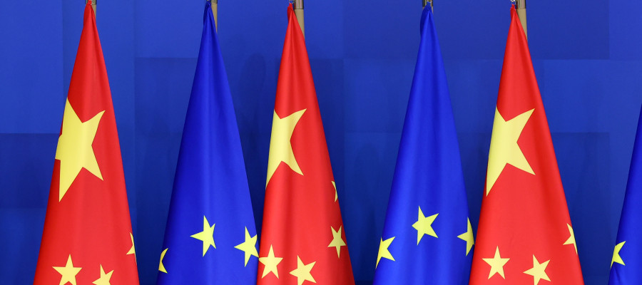 EU-China summit flags