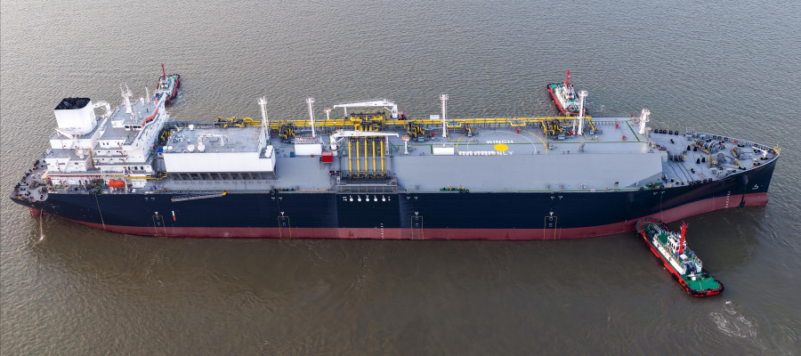 The super ultra large LNG carrier "Xinfu 124" with a capacity of 175000 cubic meters, built and constructed by Chinese private shipbuilding enterprise Yangzijiang Shipbuilding Group,  is sailing on the Jingjiang section of the Yangtze River in Taizhou City, Jiangsu Province