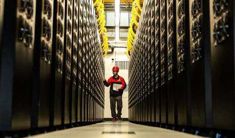  A staff member works in the data room of a supercomputing center in Gui'an New Area, southwest China's Guizhou Province, Aug. 29, 2024.