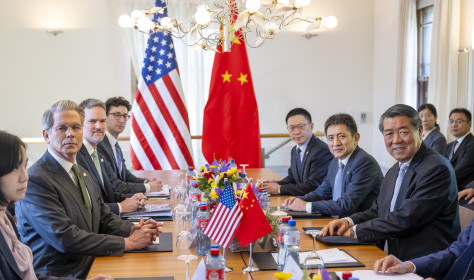 US Secretary of the Treasury Scott Bessent, US Trade Representative Jamieson Greer, Li Chenggang, China International Trade Representative (full minister rank) and Vice Minister of Commerce, Chinese Vice Premier He Lifeng, left and right, they are preparing to discuss for the second day during a bilateral meeting between the United States and China, in Geneva, Switzerland, on Sunday, May 11, 2025.
