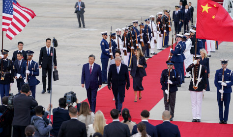 Xi Jinping, China's president, from left, Peng Liyuan, China's first lady, US President Donald Trump, and First Lady Melania Trump during an arrival ceremony at Joint Base Andrews, Maryland, US, on Wednesday, Sept. 23, 2026. 