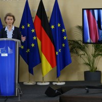 EU Commission President Von der Leyen and Council President Merkel address the press on 2 July 2020