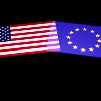 Flags US China