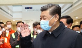Xi Jinping visits workerst in Wuhan
