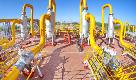 Technicians inspect equipment and facilities of the China-Russia East Route natural gas pipeline at the Qinhuangdao sub-transport pigging station of the Northern Pipeline of the National pipeline Network in Haigang district of Qinhuangdao city, North China's Hebei province, May 1, 2024.