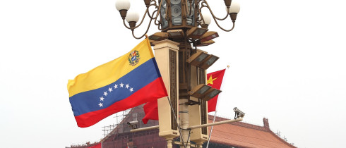 Chinese and Venezuelan flags during Nicolás Maduro's visit to China in September 2018. His challenger in the recent crisis in Venezuela, John Guaido, is also wooing China. 