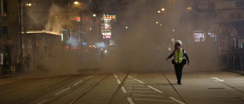 Tränengas auf den Straßen in der Nähe von Lan Kwai Fong, Hongkong am 31. Oktober 2019. Foto: Katherine Cheng via Flickr (CC BY-ND 2.0)