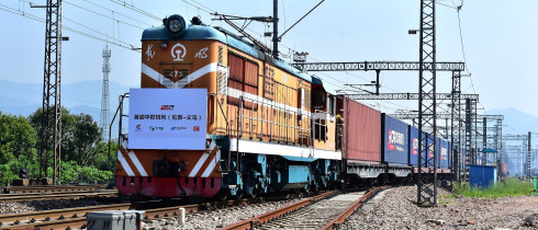 The first direct freight train running from Britain to China arrives at Yiwu West Station in Yiwu city, east China's Zhejiang province, 29 April 2017.