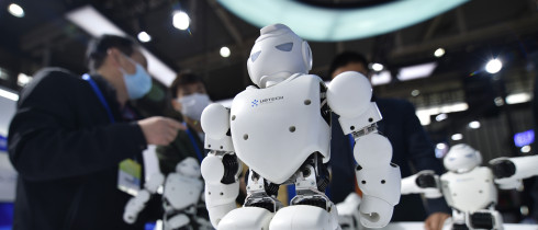 Visitors view interactive programmable robots at the China (Nanjing) International Software Products and Information Services Trade Expo 2022 in Nanjing, Jiangsu province, China, Nov 23, 2022.