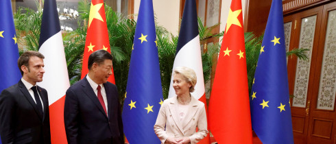 Xi Jinping, Emmanuel Macron, and Ursula von der Leyen meet for a working session in Beijing on April 6, 2023.