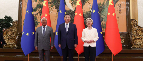 António Costa (President of the European Council), Xi Jinping (President of the People's Republic of China) and Ursula von der Leyen (President of the European Commission) meet at the EU-China Summit in July 2025