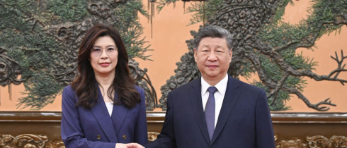 KMT Chairperson Cheng Li-wun meets with Communist Party of China General Secretary Xi Jinping in Beijing on April 10, 2026.