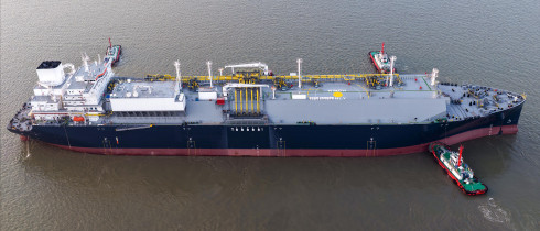 The super ultra large LNG carrier "Xinfu 124" with a capacity of 175000 cubic meters, built and constructed by Chinese private shipbuilding enterprise Yangzijiang Shipbuilding Group,  is sailing on the Jingjiang section of the Yangtze River in Taizhou City, Jiangsu Province