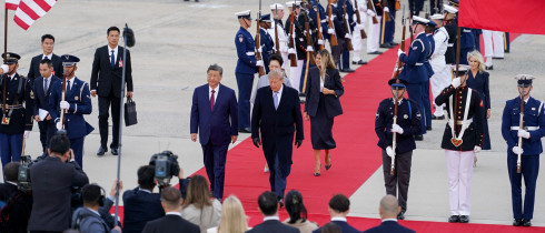 Xi Jinping, China's president, from left, Peng Liyuan, China's first lady, US President Donald Trump, and First Lady Melania Trump during an arrival ceremony at Joint Base Andrews, Maryland, US, on Wednesday, Sept. 23, 2026. 